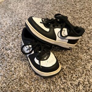 Kids sz 10c Nike Air Force 1’s